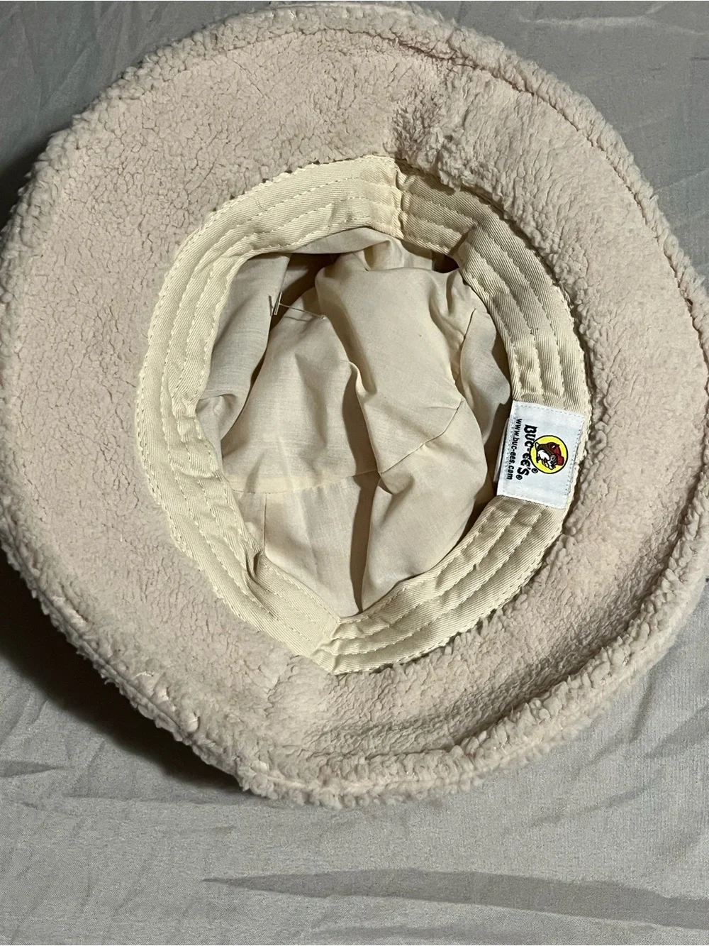 Buc-ee Cozy Cream Sherpa Kids Bucket Hat with Character Catch New with Tags